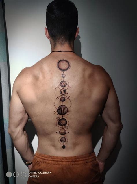 Tatuajes hombres espalda columna